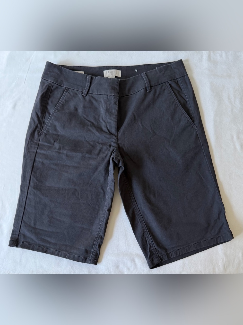 LOFT Bermuda Roll Short Dark Gray Shorts Women’s Size 6P